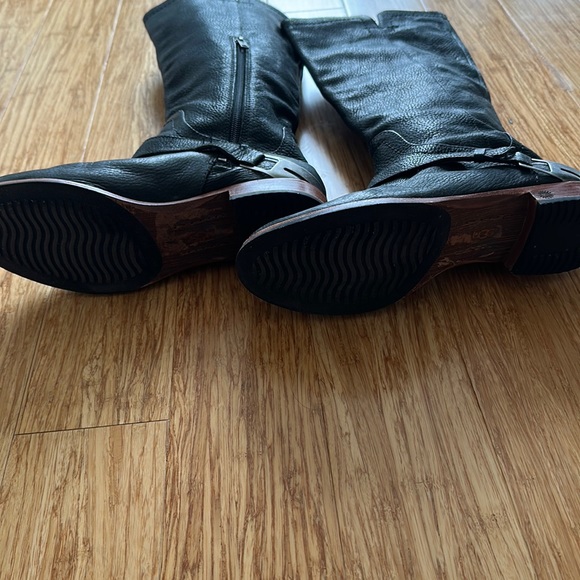 UGG Channing riding boot - Picture 2 of 8